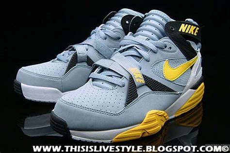 Nike Bo Jackson cross trainers